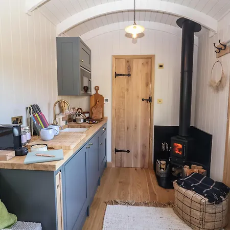 Shepherd Hut 2