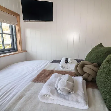 Shepherd Hut 2 * Harrogate